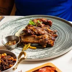 Masas de Cerdo Confitadas y Fritas